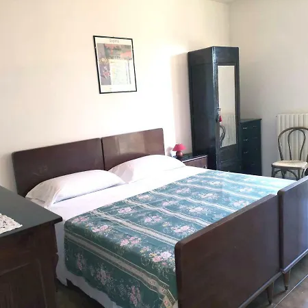 Casa Vacanze San Francesco 锡罗洛